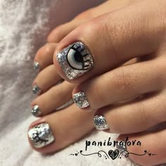 Nails Evil Eye, Pedicure Gel, Feet Nail Design, Gel Toe Nails, Pretty Toe Nails, Cute Toe Nails, Pedicure Designs, Eye Nails