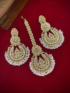 Medium to over size chandbali and matching Tikka. Earring is about 5 inch long and 3 inch wide. brass made and crystal beads.. Polki Chandbali, Polki Necklace, Lavender Pink, Kundan Earrings, Over Size, Head Accessories, Anklet Jewelry, Stunning Earrings, Body Jewellery