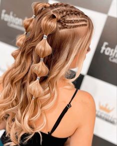 Hairstyle Examples, Hair Stylies, Festival Hair, Hairdo For Long Hair, Halloween Hair, Hair Stylist Life, Easy Hairstyles For Long Hair, Braids For Long Hair