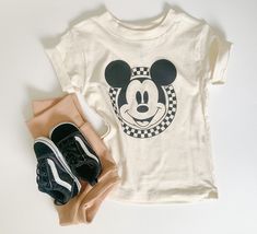 Disney Toddler Shirts, Toddler Disney Outfit, Disneyland Fashion, Disney Toddler Outfits, Disneyworld Outfits, Kids Disney Outfits, Kids Disney Shirts