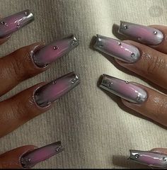 Silver And Pink Nails, Aura Nail Designs, Aura Nail, Bday Nails, Aura Nails, Pink Chrome Nails, Punk Nails, Airbrush Nails, Mirror Nails