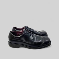 Step into sophistication with the Rockport Leather Oxford Dress Shoes, where timeless elegance meets modern comfort. Crafted from premium black leather, these shoes feature a sleek, low-top design that effortlessly elevates your formal attire. The classic lace-up closure not only ensures a secure fit but also adds a touch of refined style, making them perfect for any occasion—from business meetings to elegant soirées.Rockport Leather Oxford Dress Shoes for Men Material: High-quality black leathe Dress Shoes For Men, Wardrobe Upgrade, Oxford Dress Shoes, Oxford Dress, Refined Style, Formal Attire, Top Design, Kids Boots, Shoes For Men