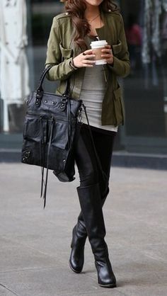 autumn: black skinnies, black riding boots, light top and olive jacket Olive Jacket, Looks Street Style, Outfit Posts, Utility Jacket, Black Skinnies