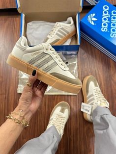 Sneaker Lovers, Minimalist Shoes, Shoe Inspo, Girly Shoes, Adidas Campus