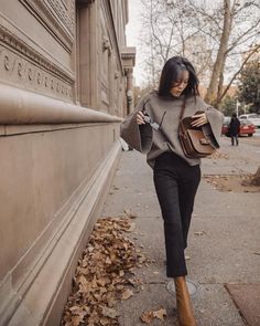 Winter Outfits Cold Date Night, Czech Street Style, Women’s Wear To Work, Edgy Chic Minimalist Style, Fall Plane Outfit, Fall 2023 Business Casual Outfits, Fall Casual Outfits Women Weekend Style 2023, Elegant Women Style Classic Beauty, Pizza Date Outfit