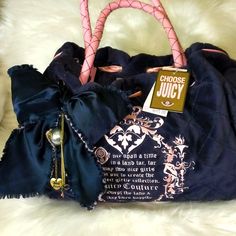 Bnwt Vintage Juicy Couture Daydreamer In Navy With Pink Trim. Beautiful Collectors Bag Juicy Daydreamer, Juicy Couture Daydreamer, Vintage Designer Bags, White Wallet, Denim Crossbody, Fanny Bag