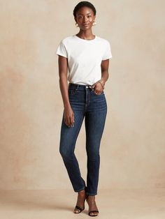 Classic Fitted Dark Wash Flare Jeans, Fitted Straight Jeans In Dark Wash, Fitted Dark Wash Jeans, Fitted Straight Dark Wash Jeans, Everyday Fitted Jeans With Standard Cut Leg, Fitted Jeans With Standard Cut Leg For Everyday, Fitted Jeans For Everyday, Classic Fitted Denim Flare Jeans, Fitted High Rise Jeans For Everyday