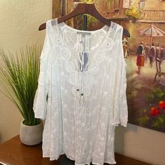 Nwt Daniel Rainn White Eyelet Bohemian Boho Style Tunic Size 1x Bohemian Blouse With Lace Trim, Bohemian Blouse With Crochet Trim For Summer, White Hippie Blouse For Vacation, Bohemian Lace Trim Blouse For Beach, Summer Beach Blouse With Boho Collar, Vacation Blouse With Crochet Trim, Bohemian Blouse For Beach Season Vacation, Bohemian Blouse For Beach Vacation, Bohemian Blouse For Beach Season Festivals