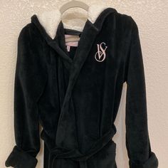 Brand New Black Winter Sleepwear For Lounging, Casual Black Victoria's Secret Sleepwear, Hooded Robe, Printed Robe, Floral Robes, Victoria Secret Lingerie, Long Kimono, Sleepwear Robe, Jacket Style