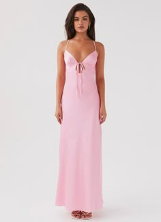 Dress Summer Casual, Formal Ideas, Long Dress Summer, Backless Dress Summer, Casual Tie, Cutout Maxi Dress, Backless Maxi Dresses, Dress Inspo, Satin Maxi