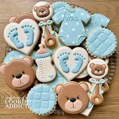 Teddy Bear Baby Cookies Bearly Wait Baby Shower Cookies, Bear Sugar Cookies, Cookie Gift Packaging, Baby Shower Oso, Cookie Recipes Decorating, Teddy Bear Cookies, Decorator Frosting, We Can Bearly Wait, Bearly Wait