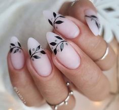 Cartoon Nail Designs, Romantic Nails, Indigo Nails, Thanksgiving Nails, New Year's Nails, Elegant Nails, Nail Art Hacks, Floral Nails, Creative Nails