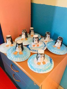 Penguin Art For Kids, Arctic Animals Crafts, Winter Animal Crafts, Under The Sea Crafts, Winter Crafts Preschool, Winter Art Lesson, Thank You Cards From Kids, Winter Wonderland Decorations, Penguin Craft