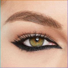 Bring your liner to the next level! Switch up your typical look and reverse the wing with lasting drama gel eyeliner for a fresh new take on a cat eye. #mnyliner Best Cream Eyeshadow, Different Eyeliner Styles, Eye Ideas, Easy Winged Eyeliner, Eyeshadow For Green Eyes, Eyeliner Brands, Winged Eyeliner Tutorial, Dramatic Eye Makeup, Simple Eyeliner