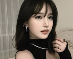 Light Bangs, Asian Short Hair, Asian Makeup, Medium Length Hair Cuts, Pretty Makeup, Hairstyles Haircuts, Aesthetic Girl, Hair Looks, Hair Goals