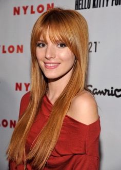 Bella Thorne Piecy Bangs, Yearbook Makeup, Light Copper Hair, Selena Gomez Style, Peinados Recogidos, Beautiful Red Hair, Light Copper, Bella Thorne, Copper Hair