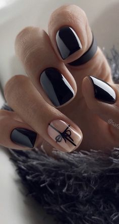 Nagellack Trends, Black Acrylic Nails, Square Nail Designs, Nails 2022, Short Square Nails, Short Square Acrylic Nails, Shellac Nails, Diamond Nails, Short Nail Designs