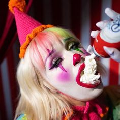 Salinakilla Clown, Punk Clown Costume, Birthday Clown Photoshoot, Creepy Clown Photoshoot, Clown Photoshoot Ideas, Circus Clown Costume Women, Creepy Clown Costume Women, Crazy Clown Costume, Clown Drag