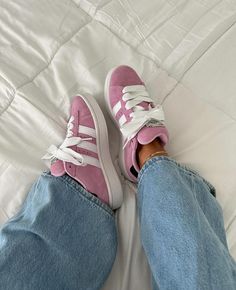 On ne vous la présente plus, la Campus 00s Lilas 🪷 Elle est disponible sur newtreats-store.com ☺️ 📸: @mikaylavallati #campus #adidas #newtreats Campus Adidas, Cute Casual Shoes, Samba Outfit, Shoe Wishlist, High Heel Sneakers, Adidas Campus, February 1, Simple Trendy Outfits