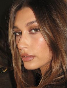 Bronze Makeup, Brown Makeup, Fall Makeup, Natural Makeup Looks, Summer Makeup, Hailey Bieber, Makeup Essentials