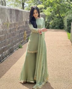 Fancy Dress Ideas, Suits For Women Indian, Punjabi Dresses, Trendy Outfits Indian, Desi Wedding Dresses, Traditional Indian Dress, Pakistani Fancy Dresses, Indian Dresses Traditional, Fancy Dresses Long