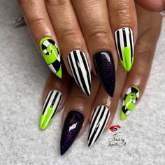 Battle Juice Nails, Nettle Juice Nails, Simple Beetlejuice Nails, Beetlejuice Inspired Nails, Bettle Juice Nail Art, Green Slime Nails, Goosebumps Nails