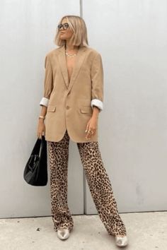 Look pantalon léopard ballerines Clothing Wardrobe, Leopard Print Outfits, Leopard Outfits, New York Outfits, Trendy Outfit Ideas, Oufits Casual, Trendy Fall Outfits, Trendy Outfit, Fashion Mistakes