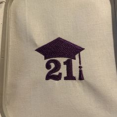 Graduation Cap Class of 2021 2022 Embroidery Design Graduation Hoodie Design Ideas, Graduation Hoodies Ideas, Embroidery Graduation Cap, Grad Hoodies Design Ideas, Class Hoodie Design, Seniors Jacket Design, Grad Hoodies Design, Senior Hoodie Ideas