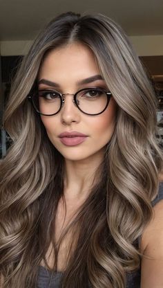 Ash Blonde Balayage On Dark Hair Long, Hair Highlights Cool Tones, Gray Hair Balage, Brown Silver Ombre Hair, Smokey Balayage Brunettes, Soft Summer Balayage, Hair Colors For Greying Hair, Lose Waves Medium Length Hair, Icy Brown Balayage