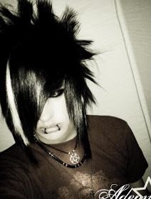 Cute Scene Hair, 2000s Emo Boy, Scene Emo Aesthetic, Scene King, Scene Guys, Peacock Hair