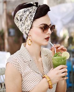 Miumiu Dress, Moda Pin Up, Stile Pin Up, Couture Dior, Idda Van Munster, Pin Up Vintage, Scarf Trends