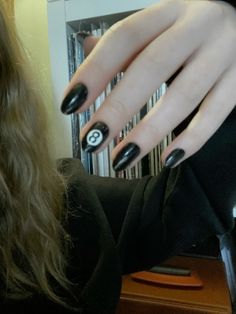 8ball nails Black Easy Nails, Downtown Nails Short, Black Cool Nails, Short Grunge Nail Designs, Cute Acrylic Designs, Red And Black Nail Ideas Simple, Simple Nails Short Black, Grunge Nail Inspo Short, Black Nails With Simple Design