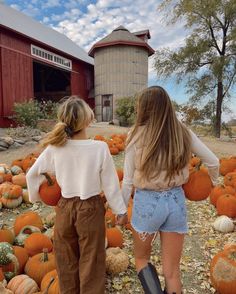 Womens Fall Outfits, Fall Pictures, Fall Aesthetic, Outfits Fashion, Womens Fall, Fashion Clothes, Pumpkins, Fall Outfits, Long Sleeve Shirts