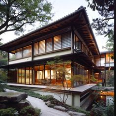 Japanese Residential Architecture, Asian Mansion, Traditional Japanese Mansion, Japanese Style House Plans, Traditional Japanese House Exterior, Modern Japanese House Exterior, Japanese House Layout, Japanese House Exterior, Modern Japanese Homes