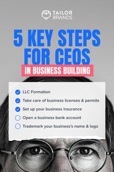 a man with glasses holding up a sign that says 5 key steps for geos in business building