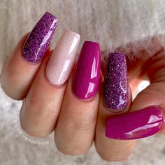 Modern Christmas Nails, Christmas Nails Art, Pink Purple Sparkle Nails, Nails Arts, Spring Nail Colors, Amazing Nails, Latest Nail Art, Dip Nails, Glam Nails