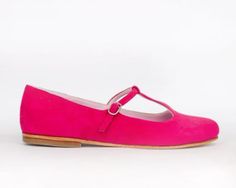 Romantic flats. Mary Jane style. Super confortable shoe to dance 💃 Available in in red patent leather, hot pink/fucsia suede, and purple leather. DETAILS ✭ Leather upper ✭ Leather insole ✭ Leather sole ✭ 1/3 inch heel ✭ Super comfy 🙌🏻 HANDMADE IN ARGENTINA Want be exclusive? Yes, sign me up now! 👉🏻 https://bit.ly/New_QuieroJune If you are unsure of your size, please, feel free to send your foot measurements to ensure perfect fit. 🙋🏻 If you can not find its size, we can tailor it (US 4-12, Pink Mary Janes For Spring Party, Pink Closed Toe Mary Janes For Spring, Pink Mary Janes With Rubber Sole For Spring, Spring Pink Closed Toe Mary Janes, Pink Mary Janes For Summer, Summer Party Mary Janes Flat Shoes, Pink Closed Toe Dance Shoes For Spring, Pink Flat Heel Mary Janes For Spring, Pink Closed Toe Mary Janes For Summer