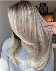 Really Blonde Highlights On Brown Hair, Blonde Low Maintenance Hair, Bright Blonde Hair With Dimension, Short Light Brown Hair, Blonde Hair Goals, Beige Blonde Hair, Bright Blonde Hair, Beige Blond