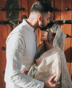 Love Pics, Bride Groom Photoshoot, Goals Videos, Groom Photoshoot, Couple Wedding Dress, Who Is She