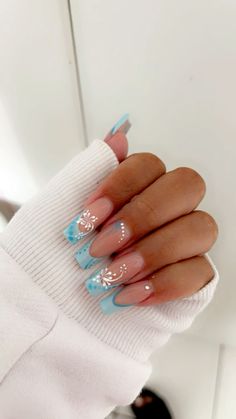 #summer #summernails #naildesign #ocean Ocean Summer Nails, Nails For Cancun Vacation, Blue Nails Easy, Holiday Nail Designs Summer, Summer Nail Designs Blue, Nails Acrylic Ocean, Blue Beachy Nails, Beach Nails Coffin, Light Blue Nails Summer