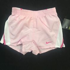 Brand New Nike Toddler Girls Tempo Running Shorts Available Size(S):2t, 3t Available Colors Pink Foam Cool Comfort The Nike Dry Tempo Little Kids' (Girls') Running Shorts Let You Run In Secure, Breathable Comfort With Mesh Side Insets And An Elastic Waistband For A Snug Fit. Hot Pink Nike Pros, Pink Shorts Aesthetic, Cute Running Outfits, Pink Nike Shorts, Girls Sports Clothes, Nike Clothes, Gymwear Outfits, Cute Nike Outfits, Cute Preppy Outfits