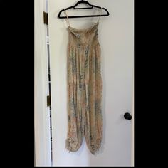 Brand New With Tags / Urban Outfitters Size S / Smocked Top Strapless Romper / Light And Airy / Can Wear With Heels Or Flats / Boho Pattern Urban Outfitters Summer, Black And Green Dress, Multi Way Dress, Strapless Bustier, Strapless Romper, Urban Outfitters Women, Sequin Bodycon Dress, Urban Outfitters Dress, Strapless Midi Dress