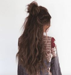 Long Hair Half Up Half Down Bun, Long Wavy Hair Half Up Half Down, Half Up Half Down Brown Hair, Punchy Hair, Messy Half Bun, Messy Half Up Half Down, Nightclub Hairstyles, Western Hairstyles, Half Bun Hairstyles