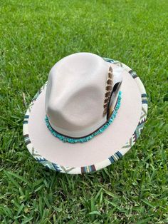 Beaded Hats, Beaded Hat Bands, Native American Clothing, Hat Bands, Beaded Hat, Hat Ideas, Beading Ideas, Native American Beading, American Clothing