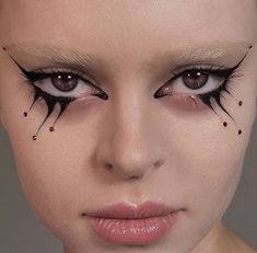 Scifi Makeup, Practice Makeup, Eyeliner Inspo, Maquillage On Fleek, Punk Makeup, High Fashion Makeup