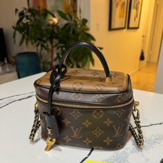 Great Condition Louis Vuitton Limited Edition Bags, Vintage Louis Vuitton Purse, Louis Vuitton Vanity, Iconic Louis Vuitton Bags, Louis Vuitton Brown Bag, Y2k Louis Vuitton Bag, Bags Louis Vuitton, Louis Vuitton Bags, Mini Bag