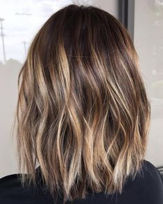 Brown Hair With Blonde, Hair With Blonde Highlights, Rambut Brunette, Short Brown Hair, Brown Hair With Blonde Highlights, Brown Hair Balayage, Short Hair Balayage, Brown Blonde Hair