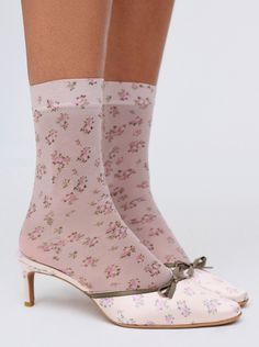 Irresistibly feminine and perfect for pairing with fall footwear, discover our pink mid calf socks, timeless floral socks you can wear every season. Mid Calf Socks, Fall Footwear, Collage Pics, Floral Socks, Neutral Heels, Pink Socks, Pre Fall Collection, Chic Shoes, Fairy Princess