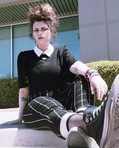 Goth Inspired Work Outfits, Prep Goth Aesthetic, Soft Goth Work Outfits, Gothic College Outfits, Business Casual Goth Summer, Professional Halloween Work Outfit, Office Punk Work Outfits, Goth Smart Casual, Work Appropriate Goth Outfits