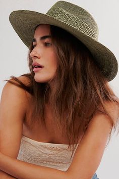 Add an effortless detail to your outfits with this sleek wide brim hat, featured in a packable design so you can look chic anywhere the wind takes you. **Features:** Structured style, packable design, woven fabrication, dipped crown, wide brim **Why We | Arrow Woven Packable Hat by Free People in Green Chic Sun Hat, Summer Hats For Women Beach, Glamping Outfit, Stylish Hats For Women, Wide Brimmed Hat, Packable Hat, Woman Hat, Floppy Sun Hats, Wide Brim Hats